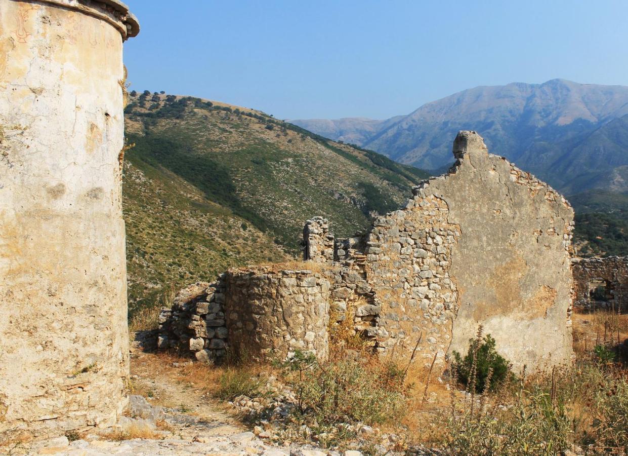 Mpolanos Guesthouse Химара Экстерьер фото