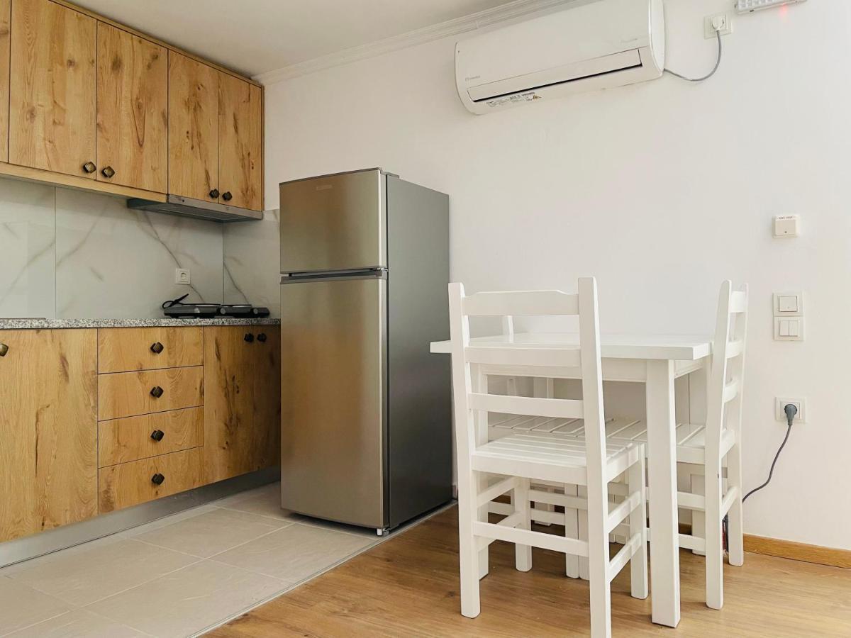 Mpolanos Guesthouse Химара Экстерьер фото