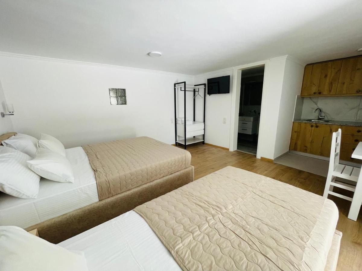 Mpolanos Guesthouse Химара Экстерьер фото